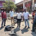 मुकुटबन येथ भरवस्तीत चालत्या ट्रकवरून कोसळला कोळशाचा भलामोठा ढेला…