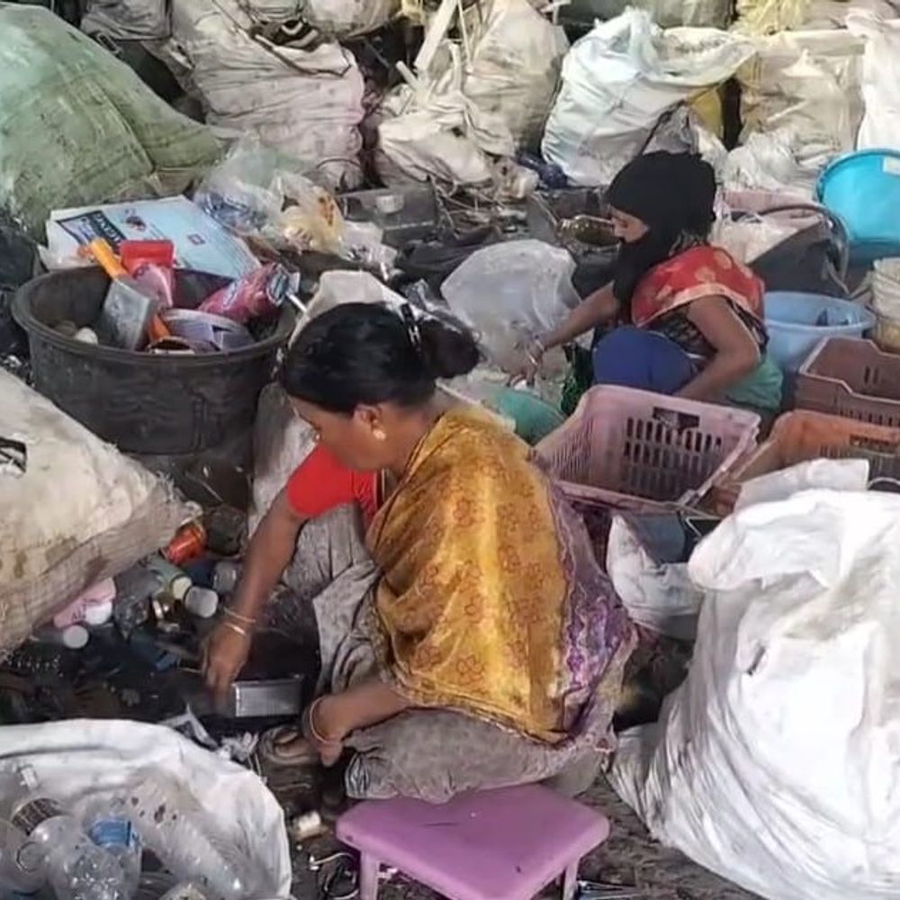 नागपुरात महिला केंद्रांमुळे वार्षिक ६९० टन कार्बन घट:कचरा व्यवस्थापन केंद्रांमुळे पर्यावरणाला मोठा फायदा, नवीन अहवालाचा निष्कर्ष