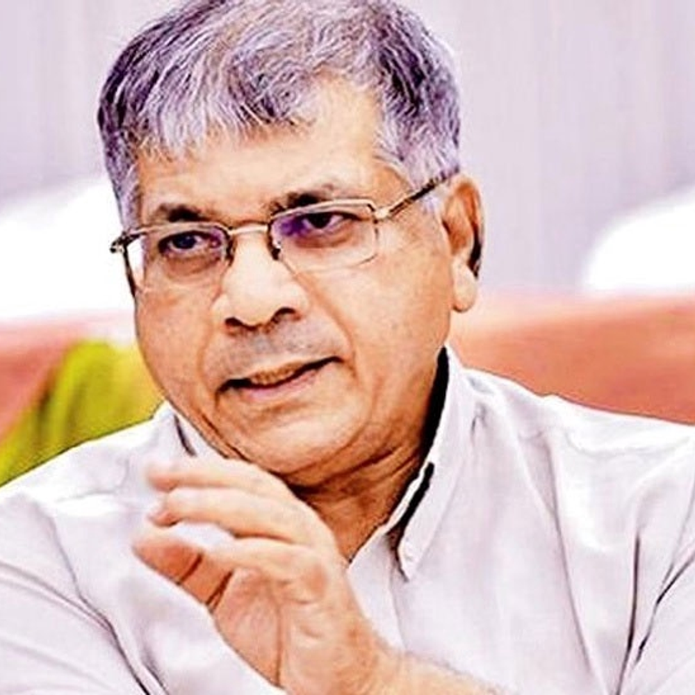 नीट परीक्षेसाठी वायू दलाचा वापर हा मूर्खपणा:हवाई दल राष्ट्रीय सुरक्षेसाठी, भाजपच्या नाकर्तेपणाची भरपाई करण्यासाठी नव्हे – आंबेडकर