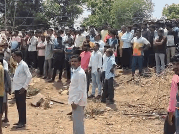 पालघरच्या बापूगावावर शोककळा:12 मृतदेहांवर एकाचवेळी अंत्यसंस्कार, स्त्रियांचा आक्रोश पाहून काळीज हेलावले; काल झाला होता अपघात