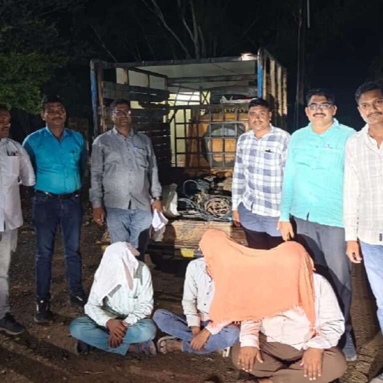 हिंगोलीत विद्युत पंप चोरणाऱ्या तिघांना अटक:2.30 लाखांचा मुद्देमाल जप्त, शेतकऱ्यांनी सोडला सुटकेचा निःश्‍वास