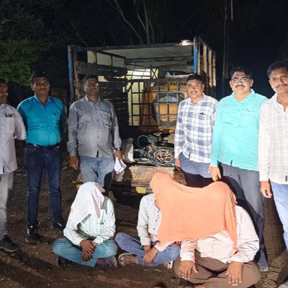 हिंगोलीत विद्युत पंप चोरणाऱ्या तिघांना अटक:2.30 लाखांचा मुद्देमाल जप्त, शेतकऱ्यांनी सोडला सुटकेचा निःश्‍वास