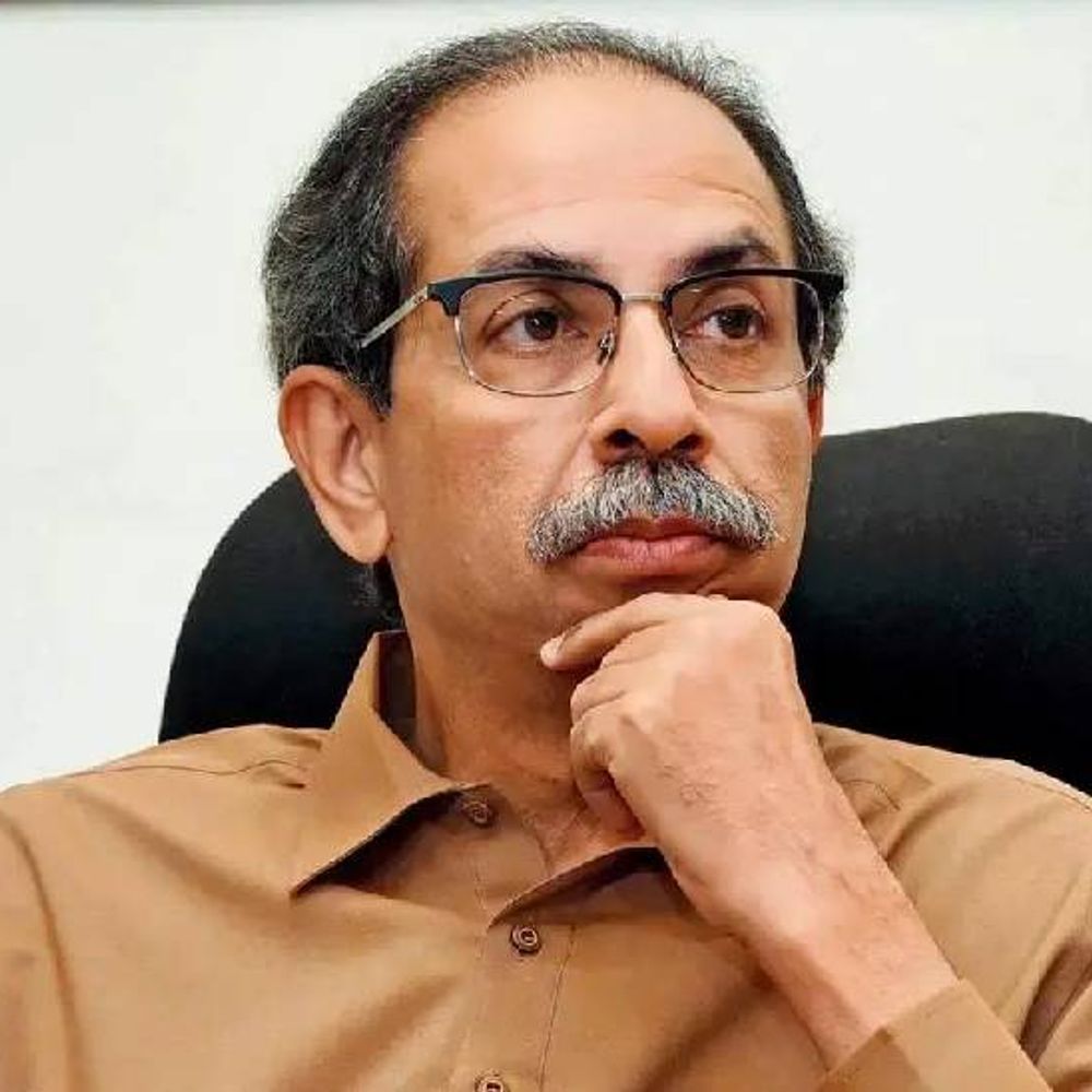उद्धव ठाकरेंना अमरावतीत मोठा धक्का, जिल्हाप्रमुखांचा राजीनामा, शिंदे सेनेत जाणार?:बच्चू कडूंच्या संपर्कानंतर मोठी घडामोड