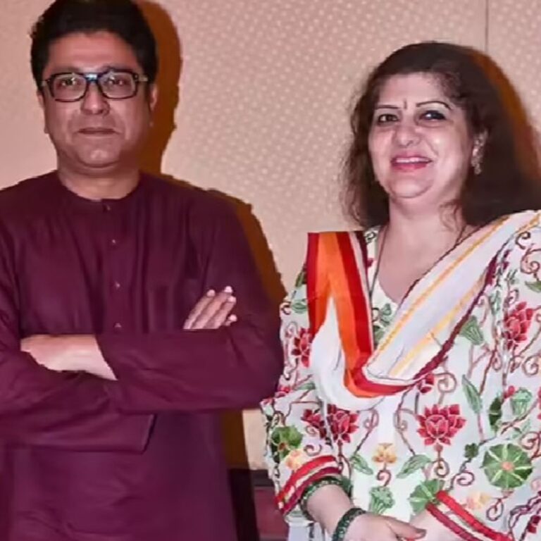 शर्मिला ठाकरेंच्या वाढदिवसानिमित्त ठाकरे कुटुंब एकत्र:तेजस, रश्मी ठाकरे ‘शिवतीर्थ’वर दाखल; उद्धव ठाकरे येण्याची शक्यता