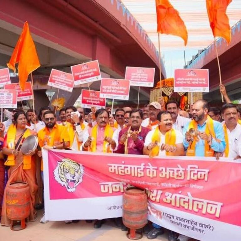 मोदी सरकारने महागाईचे ‘अच्छे दिन’ आणले:नाराज होऊन 2-3 दिवस गावी जाण्याशिवाय शिंदेंकडे पर्याय नाही, भाजप-शिंदे गटात फक्त आडवा अन् जिरवा सुरू- अंबादास दानवे